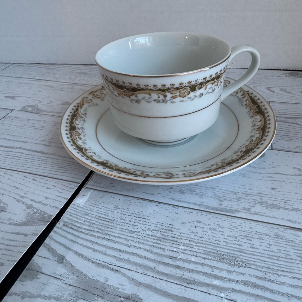 Classic White Porcelain Teacup & Saucer with Gold Accent